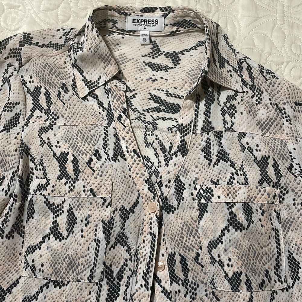 Portofino top. Pink, black and gray snakeskin print. Preowned in great condition